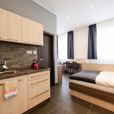 Apartments Danube Братислава Екстер'єр фото