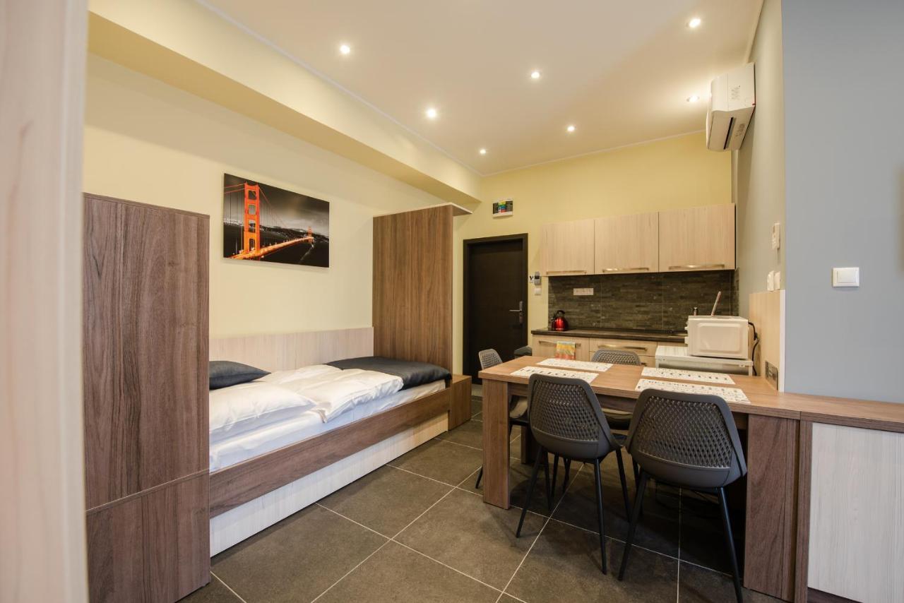 Apartments Danube Братислава Екстер'єр фото