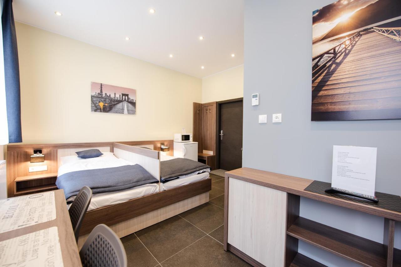 Apartments Danube Братислава Екстер'єр фото