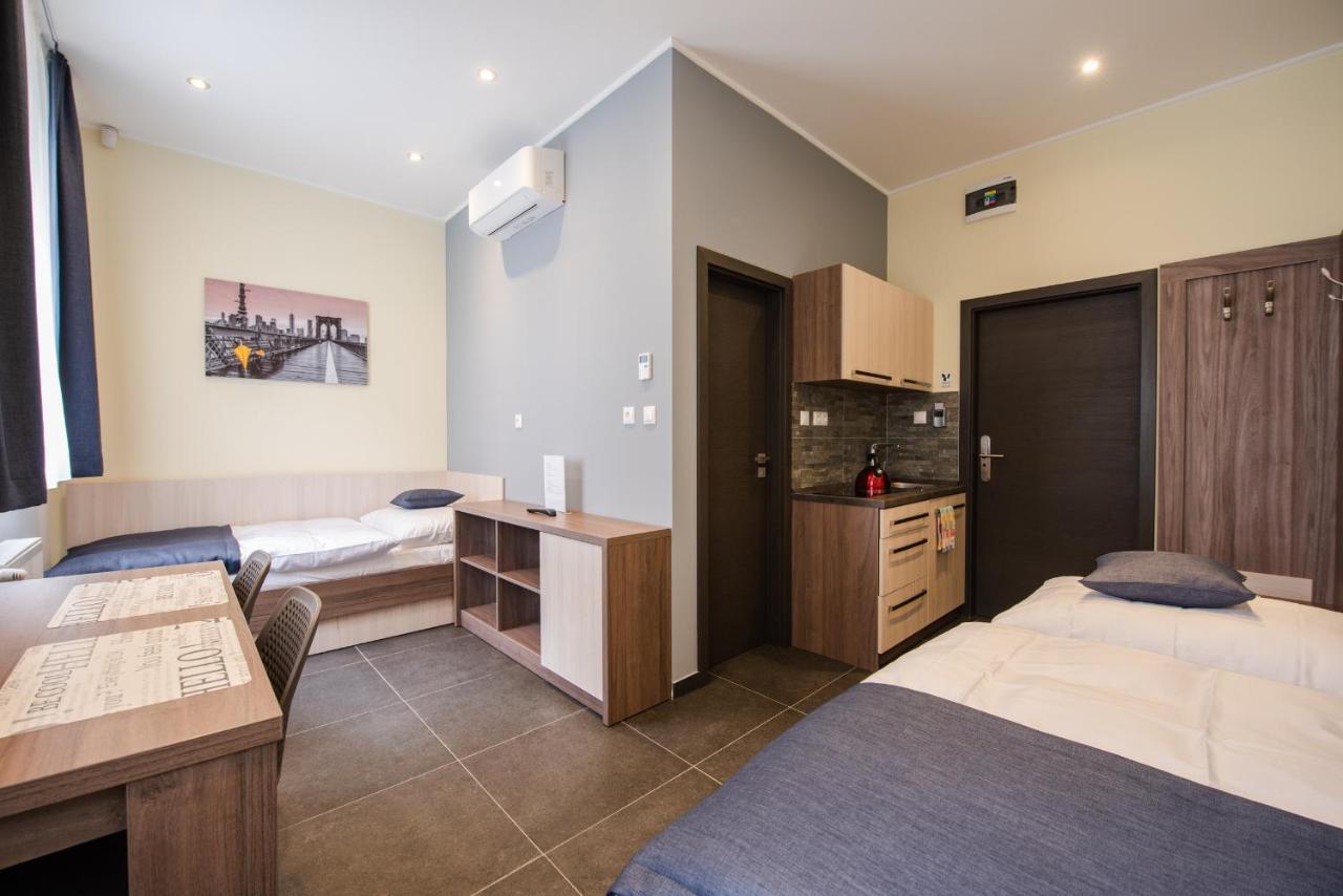 Apartments Danube Братислава Екстер'єр фото